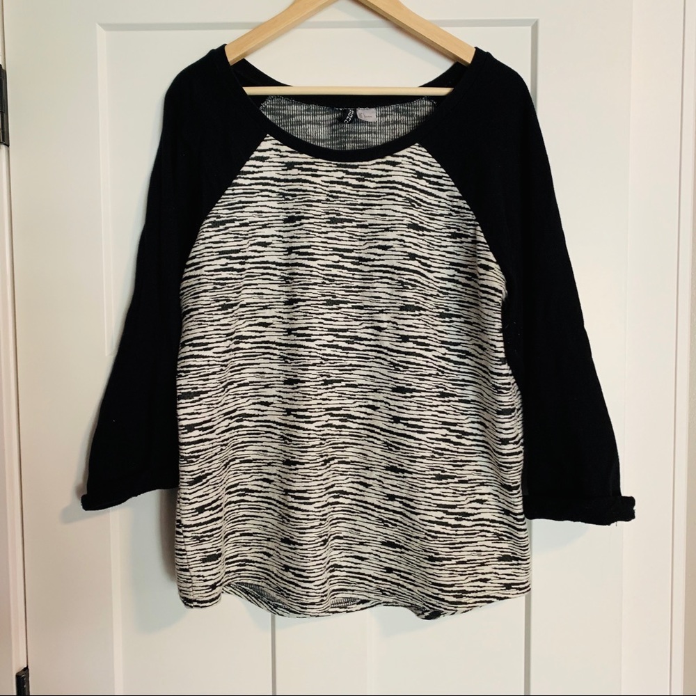 Animal zebra print 3/4 roll sleeve top size large